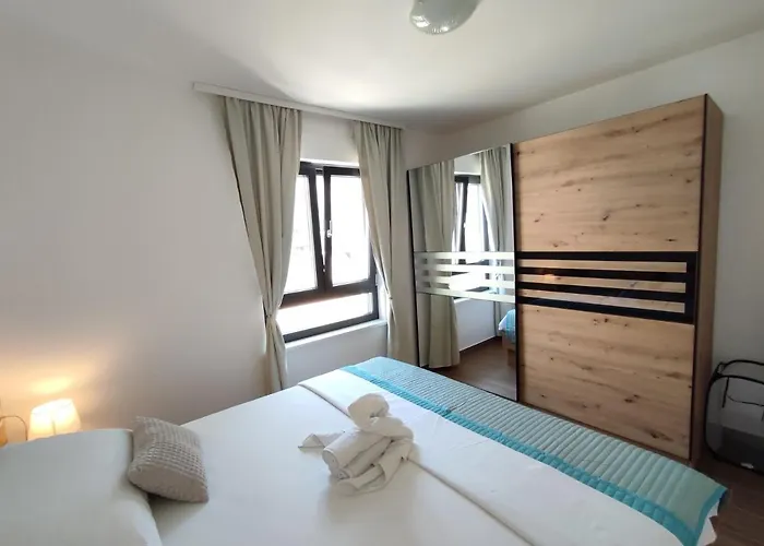 Sunnyside * Makarska